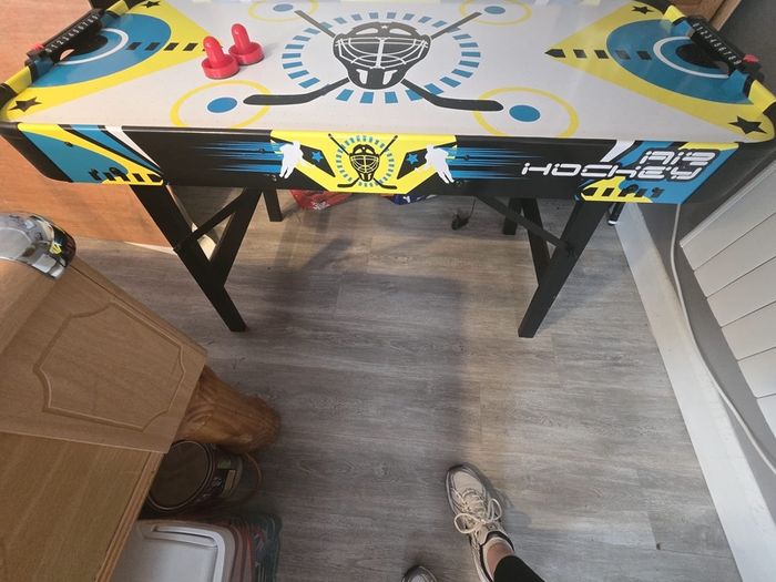 air hockey  table