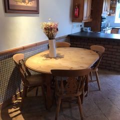 dining table & chairs