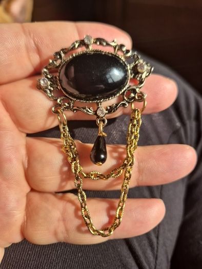 Vintage Black Stone Brooch