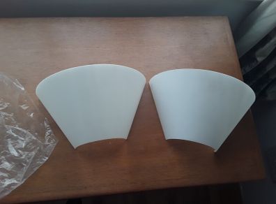 2 wall lights