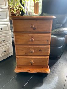 Small Dresser/Bedside Table