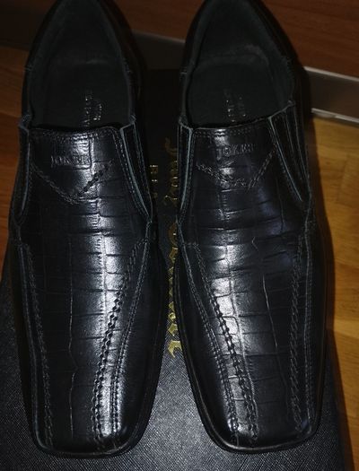Men's leather shoes