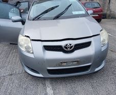 Toyota auris for parts