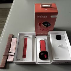 Fitbit Versa 4 (Pink Sand/Copper Rose) + Original Box & 3 Extra Straps
