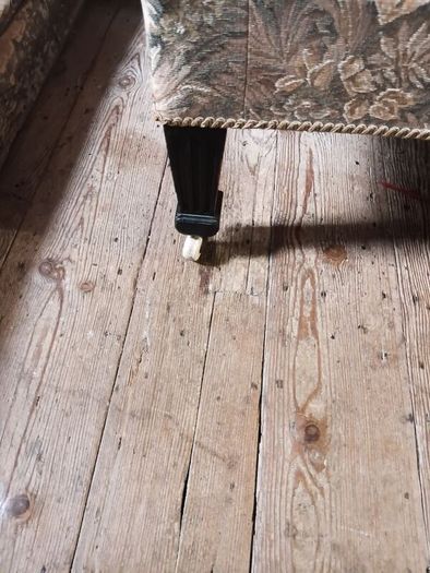 Victorian antique Settee