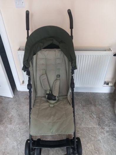 Mama's a papa's baby's buggie no rain covers.