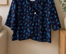 blouse Bnwt short sleeve navy blouse size medium double breaded opening lefties brand