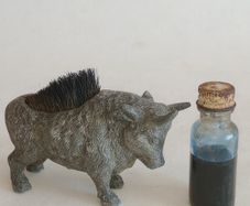 Antique French Cold Painted Ink Nib Wipe