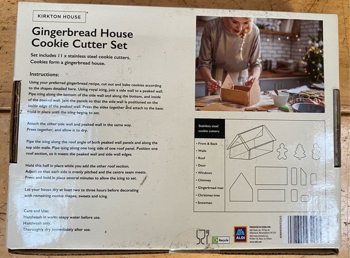Gingerbread house cookie cutter set
