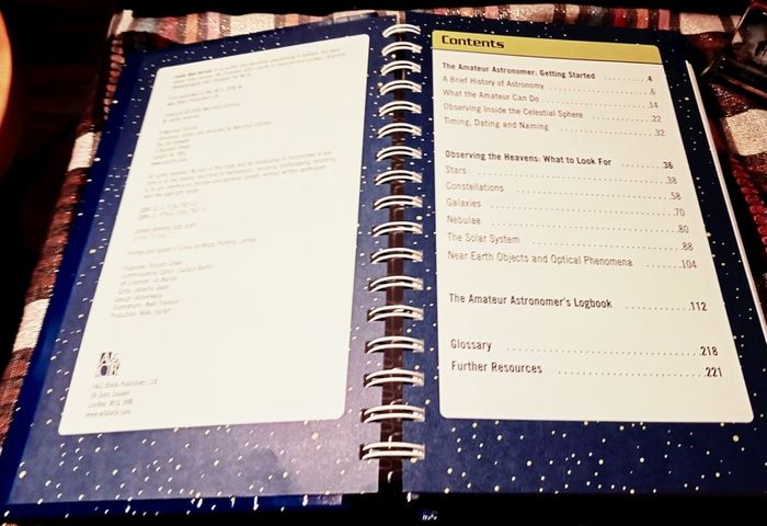 2006. Night Sky Tracker Book.
