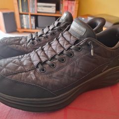 Skechers Slip-ins Cozy Fit Size 10uk - As New
