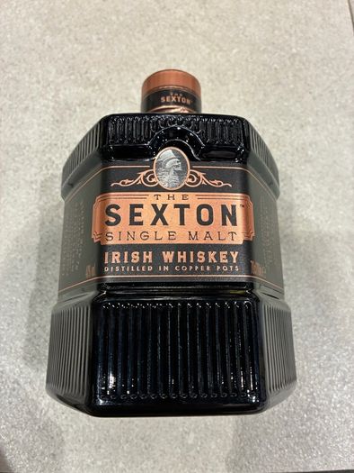 Sexton whiskey empty bottle Guinness beer Official Pint Glasses
