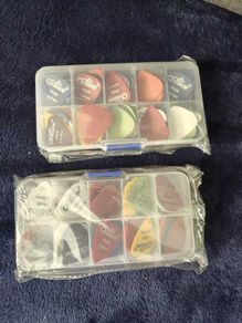 2 Guitar Picks/Plectrums Set