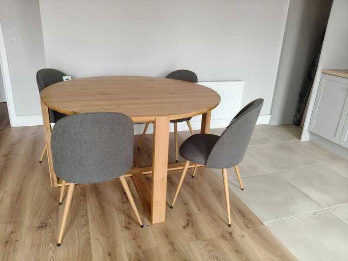 EZ Living solid wood round dining table 160 cm