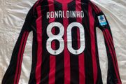AC Milan Retro Jersey Ronaldinho