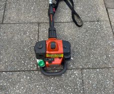 Husqvarna Long reach hedge trimmer