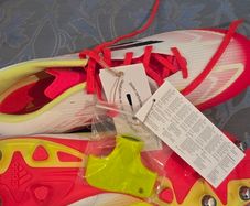 BNWT   Adidas  Mens Football Boots