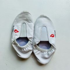 Olympian gymnastics shoes size 26