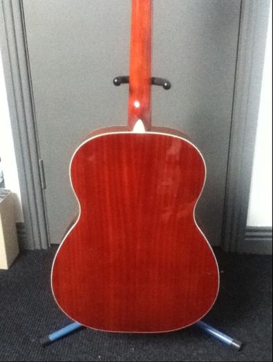 Rogue Resonator Biscuit Guitar