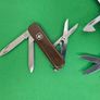 Vintage Wenger and Victorinox Swiss Army knife lot Image 2