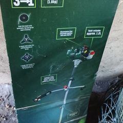 petrol grass trimmer