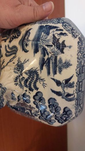 Fabulous Antique Blue and White Transferware Willow Pattern Shallow Lidded Tureen/Vegetable Dish For Display, Unknown Maker, Most Likely Staffordshire Made