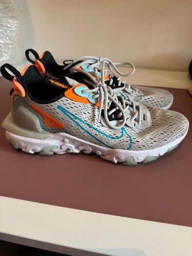 Unisex Nike Runners - Size UK8 / EU42.5