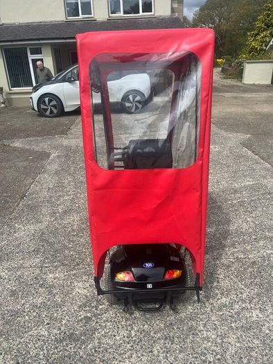 Mobility scooter with canopy