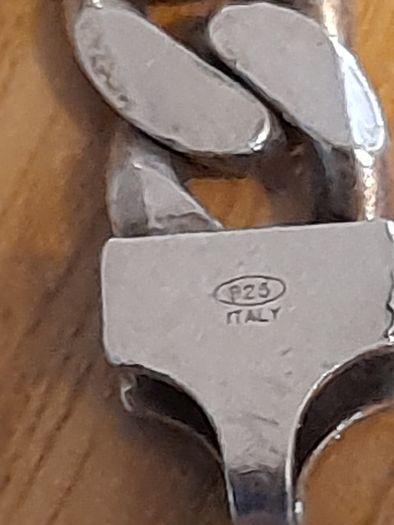 silver bracelet hallmarked 925.  21cm