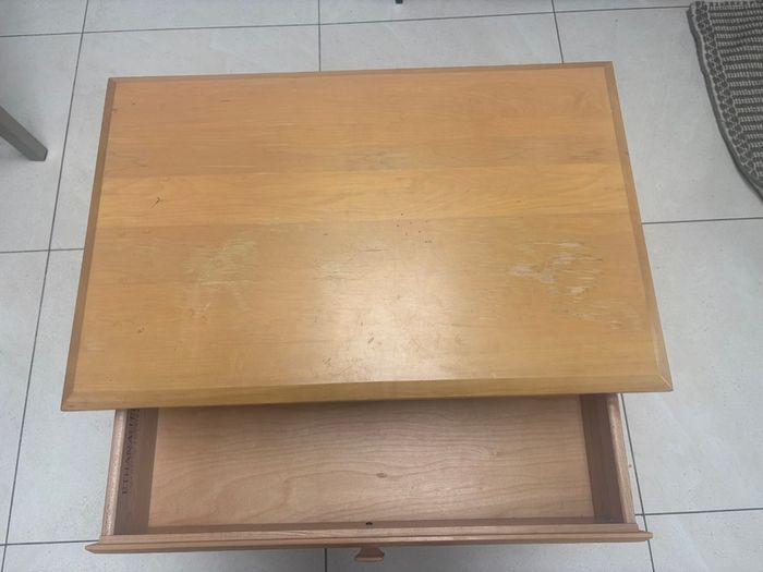Classic Light Wood 3-Drawer Chest / Nightstand