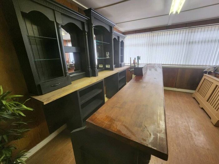 Home / pub bar