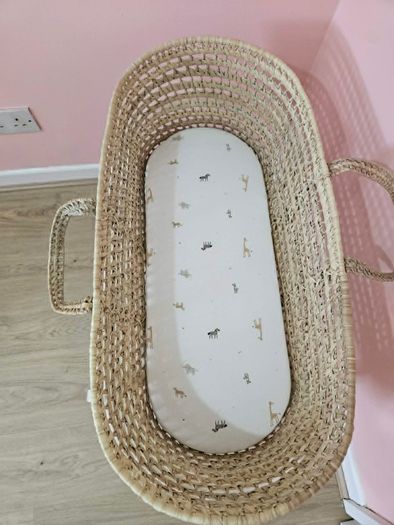 Mamas & Papas Moses Basket with White Rocking Stand