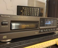 TECHNICS SL-PG200A,CD player. Remote,manuals,full cleaned.