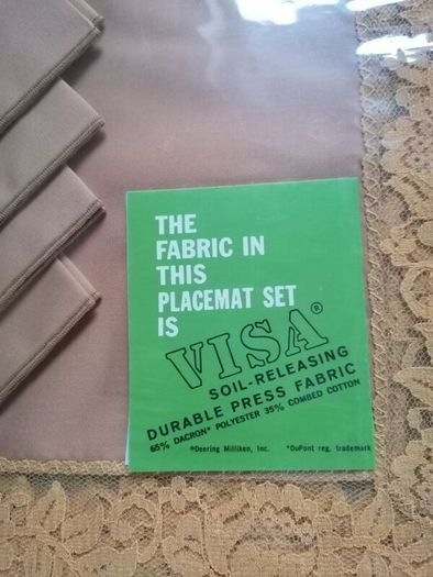 4 Placemats & 4 Napkins