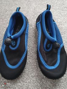 boy's swim shoes. UK12