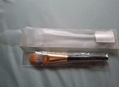 Elizabeth Arden foundation brush