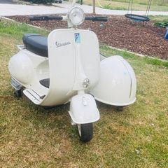 Peg Perego Vespa Scooter with Sidecar  Needs Batt