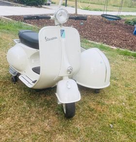 Peg Perego Vespa Scooter with Sidecar  Needs Batt