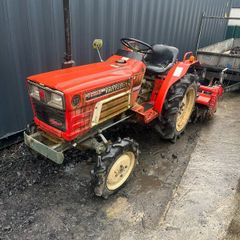Compact tractor only991 hours