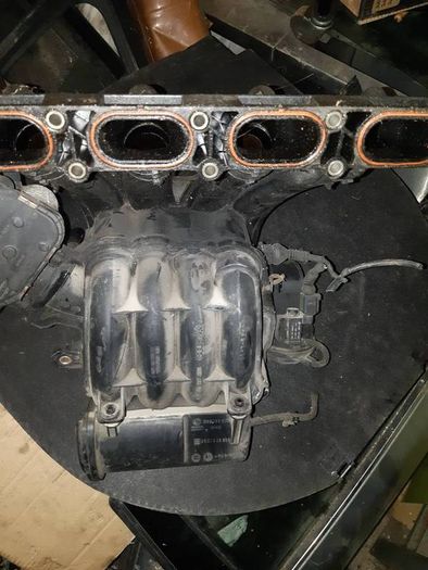 Audi A4, S4 (B6- 8E/8H) 2002 Petrol 96kW Intake manifold 06B133210AJ