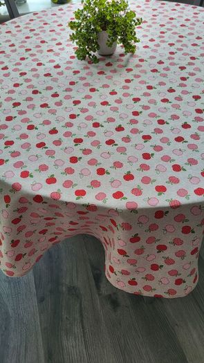 Tablecloth Round " Little Apples "