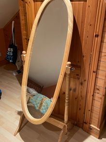 Freestanding mirror