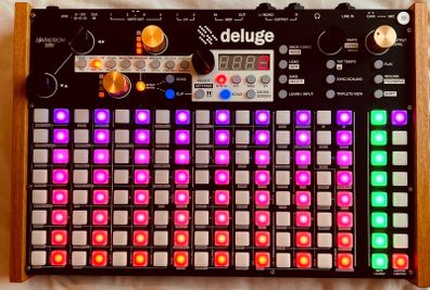 Synthstrom Deluge. Groovebox & Sequencer