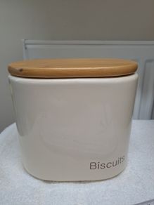 Vintage Mindy Brownes biscuit container