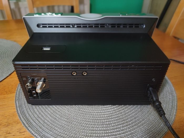 Yamaha TSX-100 Desktop Audio System Radio Clock Alarm