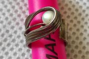 Sterling silver pearl ring