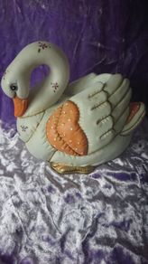Swan figurine