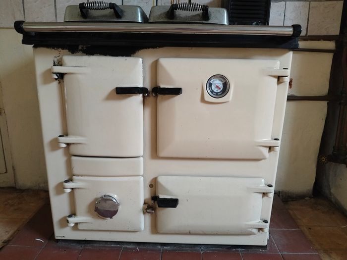 Rayburn Royal MF (Multi-Fuel / Solid Fuel Wood) cooker. burn stove solid fuel