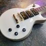 vintage brand les paul white and gold Image 2