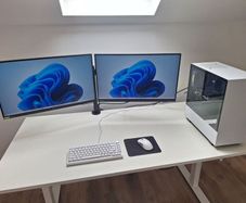 Ultimate 1440p Streaming & Gaming Studio | RTX 5060 | 32GB RAM | Dual Monitors | Arozzi Mic | Xbox Controller